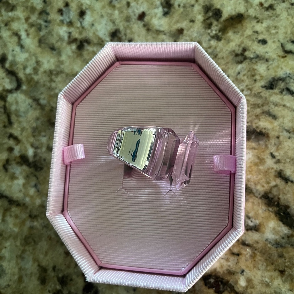 Swarovski Lucent cocktail ring in pink - Picture 3 of 4